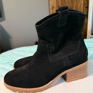 Sorel Black Ankle Boots with Tan Soles